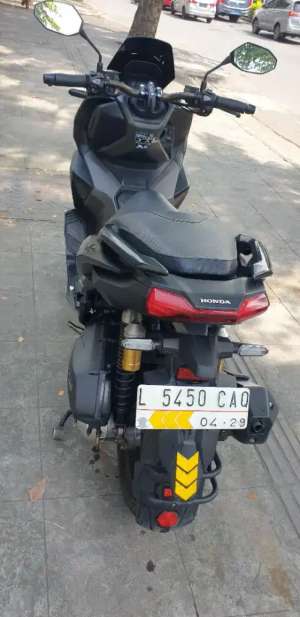 Jual bekas ADV ABS th 2024 mewah pjk bsru 04 -2027,lokasi di Surabaya Kota