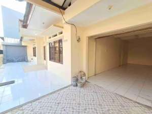 Akses Mobil, Rumah Perumnas Klender lokasi di Jakarta Timur, tersedia melalui melalui situs Olx