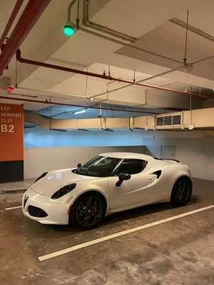 Jual bekas Alfa Romeo 4C Ultra Rare Super Car,lokasi di Jakarta Selatan