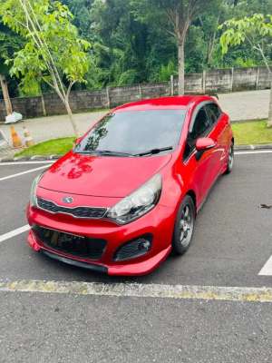 Jual bekas All New Kia Rio 1.4 Hatchback Full Bodykit,lokasi di Semarang Kota