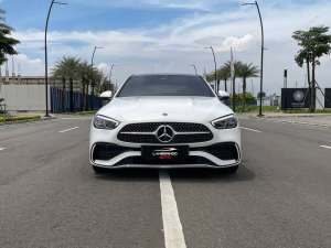 Jual bekas ALL NEW MERCEDES BENZ C300 AMG LINE W206 2024 PUTIH 2023 KM 5RB PERAK,lokasi di  