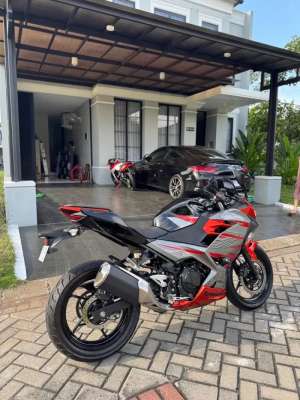 Jual bekas All new Ninja 250 Fi ABS MDP low km,lokasi di Surabaya Kota