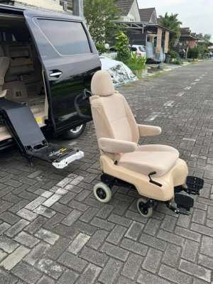 Jual bekas Alphard 2.4 WELCAB 19rb km,lokasi di Semarang Kota