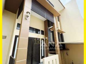 ANA RUMAH UK 8X20M DI KOMPLEK KAVLING POLRI JELAMBAR lokasi di Jakarta Barat, tersedia melalui melalui situs Olx