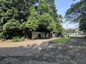 Andara lahan tanah luas 11499 jalan utama andara raya pinggir tol lokasi di Jakarta Selatan, tersedia melalui melalui situs Olx