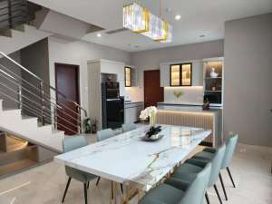 Apartement Grand Sungkono Lagoon 3BR Baru Furnished Siap Huni lokasi di Surabaya Kota, tersedia melalui melalui situs Olx