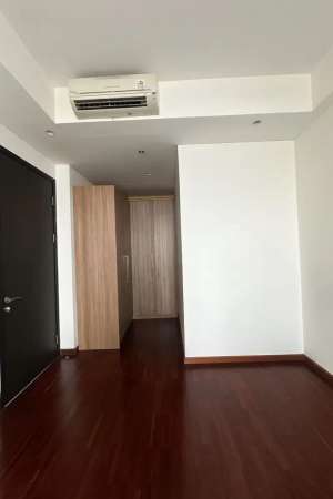 Apartement Wang Residence 21 Bedroom Semi Furnished Size 154m2 Rent lokasi di Jakarta Barat, tersedia melalui melalui situs Olx
