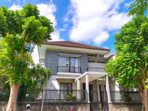 Area Elite Rumah The Chofa Full FurnishPrivate Pool - JualSewa lokasi di Surabaya Kota, tersedia melalui melalui situs Olx