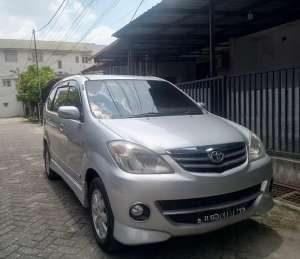 Jual bekas Avanza 1.5 Type S Silver,lokasi di Medan Kota