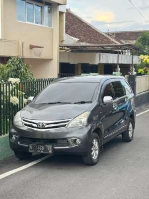 Jual bekas Avanza G 2014 Manual,lokasi di Malang Kota