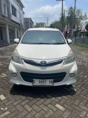 Jual bekas Avanza Veloz 1.5 G 2014 Putih Metalik,lokasi di Jombang  Kab.