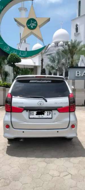 Jual bekas Avanza Veloz 2016 nik 2015,lokasi di Padang Kota