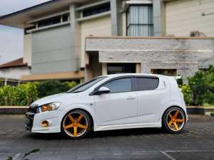 Jual bekas Aveo LT 2012 Matic Full Option Km Low Putih Siap Kontes,lokasi di Bandung Kota