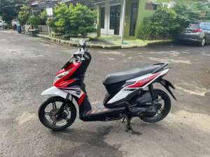 Jual bekas B E A T fi tahun 2017 ss komplit,lokasi di Jakarta Pusat