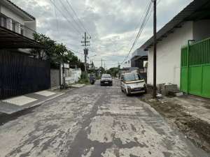 Babatan Pantai Dijual rumah Baru Gress Semi Classic lokasi di Surabaya Kota, tersedia melalui melalui situs Olx