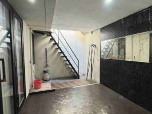 BAGUS SEMI FURNISH RUMAH SURABAYA TIMUR PANTAI MENTARI lokasi di Surabaya Kota, tersedia melalui melalui situs Olx