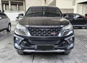 Jual bekas Baru 40rban Km Toyota Fortuner 2.4 VRZ TRD AT 2018 Hitam Mulus Siap Pakai Good Condition,lokasi di Jawa Barat