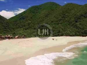 Beach Front Land For Sale at New Eden Sumbawa Indonesia lokasi di Bima Kab., tersedia melalui melalui situs Olx