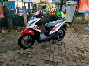 Jual bekas Beat 110cc PGM-FI Tahun 2015,lokasi di Jakarta Selatan