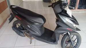 Jual bekas Beat deluxe hitam 2023 pajak barugbm,lokasi di Sleman Kab.