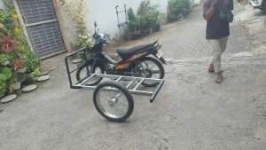 Jual bekas BECAK BARANG MEREK MESIN LONCIN 2006,lokasi di Medan Kota