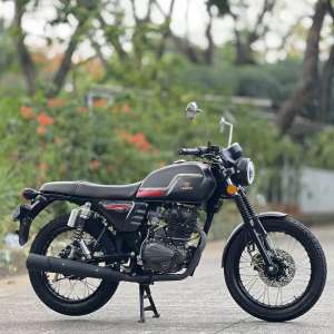 Jual bekas BENELLI MOTOBI 152 HITAM 2023 KM 1K PAJAK ON FULL MULUS,lokasi di Bekasi Kota