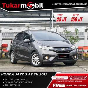 Jual bekas BERGARANSI HONDA JAZZ S MATIC TAHUN 2017 ABU-ABU GANJIL LOW KM,lokasi di Jakarta Barat