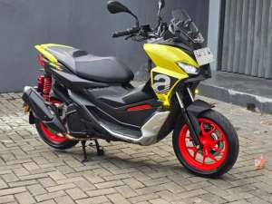 Jual bekas Big Matic Aprilia SR GT 200 th 2022 Like New Km 8rb Modif Siap Turing,lokasi di Malang Kota