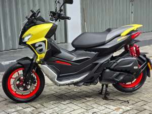 Jual bekas Big Matic Aprilia SR GT 200 th 2022 km 8rb Modif Like New Siap Gas,lokasi di Cirebon Kota