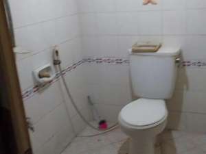 BISA NEGO Rumah Strategis Siap Huni di Daan Mogot Baru Jakarta Barat lokasi di Jakarta Barat, tersedia melalui melalui situs Olx