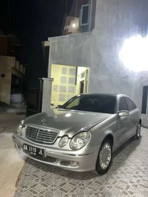 Jual bekas Bismillah mercy E 260tahun 2005,lokasi di Medan Kota