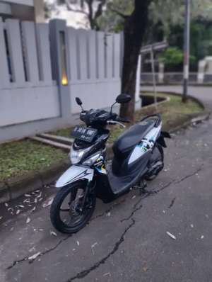 Jual bekas Bissmillah dijual motor Honda beat pop 2016 istimewa,lokasi di Jakarta Timur