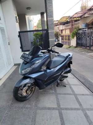 Jual bekas Bissmillah dijual motor Honda PCX ABS 160cc 2021,lokasi di Jakarta Timur