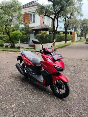 Jual bekas Bissmillah dijual motor Honda Vario 160cc 2022,lokasi di Jakarta Timur