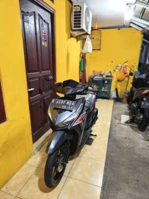 Jual bekas Bissmillah dijual motor Honda Vario LED old 150cc 2016 istimewa,lokasi di Jakarta Timur