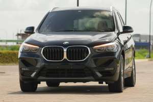 Jual bekas Black Panther BMW X1 Sport 2021 LCI Facelift Warranty a200 218i,lokasi di Jakarta Utara