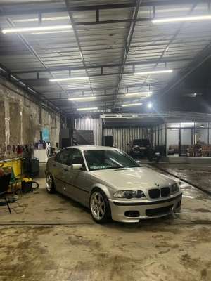 BMW 318i 2000 Bensin lokasi di Jakarta Timur, tersedia melalui melalui situs Olx