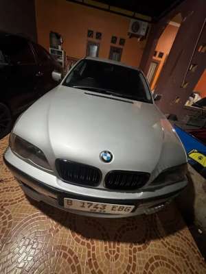 Jual bekas BMW 318i 2003 Bensin,lokasi di  