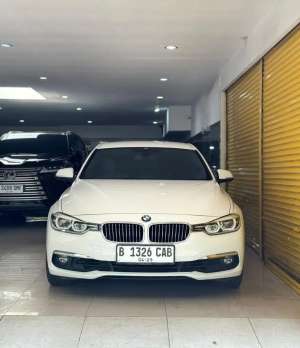 Jual bekas BMW 320 Luxury 2019 April Automatic Putih Metalik Vieta Motor,lokasi di Jakarta Utara