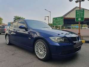 Jual bekas bmw 320i 2005 ,koleksi item,rare,antik,lokasi di Jakarta Pusat