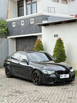Jual bekas BMW 320i 2016 Bensin,lokasi di Surabaya Kota