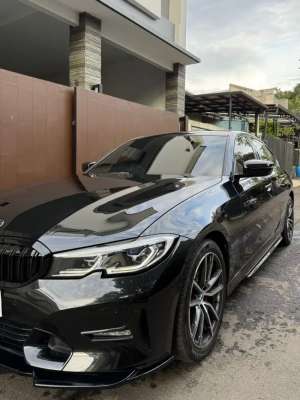 BMW 320i 2020 Bensin lokasi di Bandung Kota, tersedia melalui melalui situs Olx