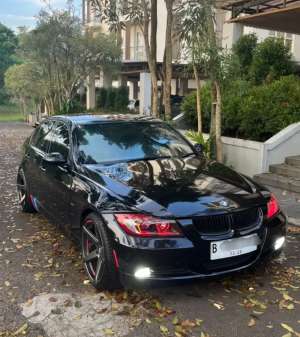 Jual bekas BMW 320i E90 2008,lokasi di Semarang Kab.