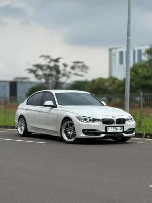 Jual bekas BMW 320i F30 N20 Tahun 2013,lokasi di Jakarta