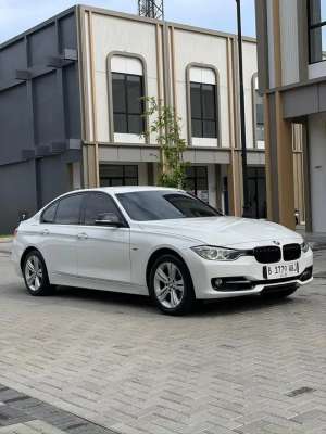 Jual bekas BMW 320i F30 Sport 2015 - Ganjil - Automatic - F30 Sport 2015,lokasi di Jakarta Selatan