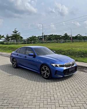 Jual bekas BMW 320i Lci M Sport 2022 Biru Blue 2021 BMW 320i 2023 Jual Cepet Bu,lokasi di Jakarta Barat