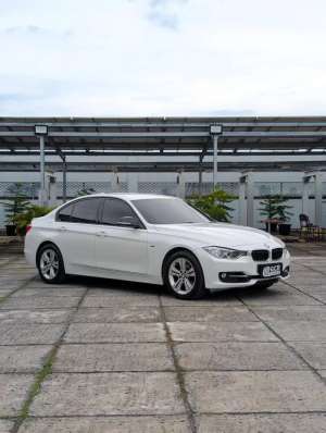 Jual bekas BMW 320i SPORT F30 2.0 AT NIK 2015,lokasi di Jakarta Pusat