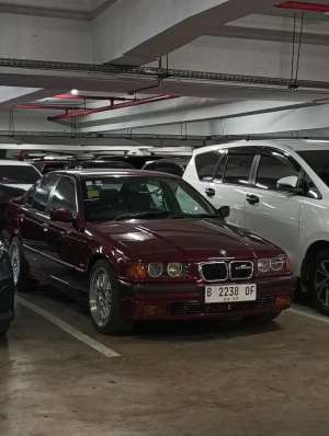 Jual bekas BMW 323i 1998 Bensin,lokasi di Surabaya Kota