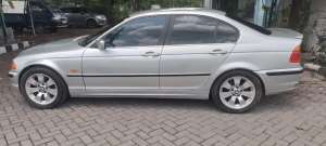 Jual bekas BMW 325i 2001 Bensin,lokasi di Surabaya Kota