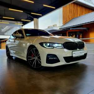 Jual bekas BMW 330i 2022 Bensin,lokasi di Bandung Kota